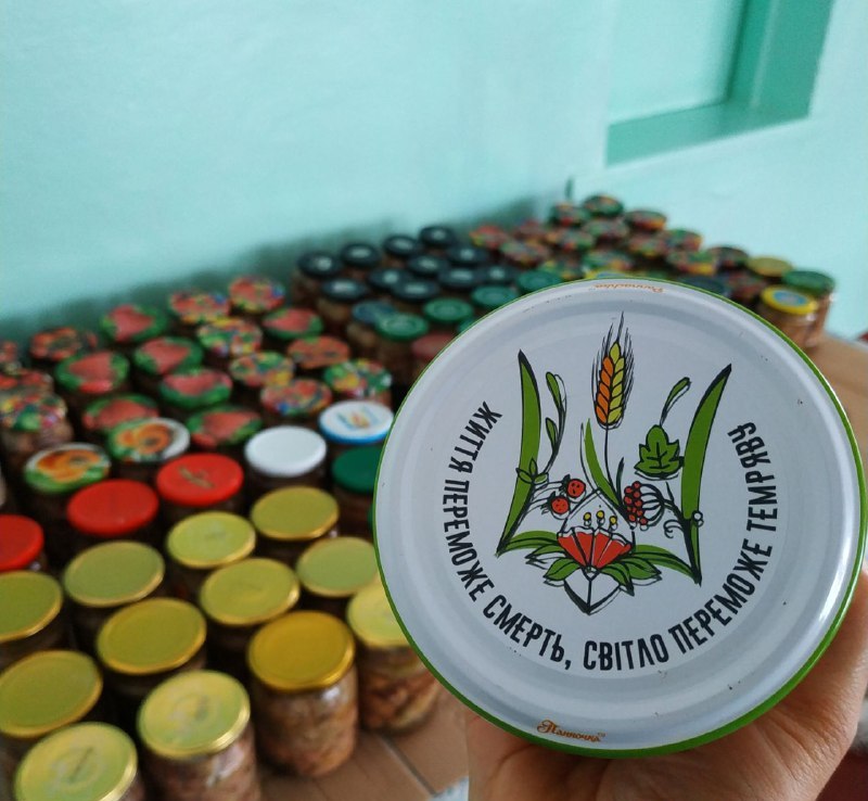 У Прохорах готують каші та м'ясні п'ятихвилинки для воїнів