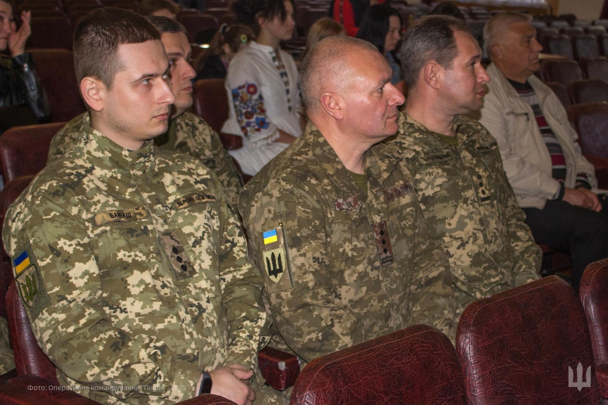 Дітям загиблих бійців передали пам’ятні кулони «Батьківське серце»
