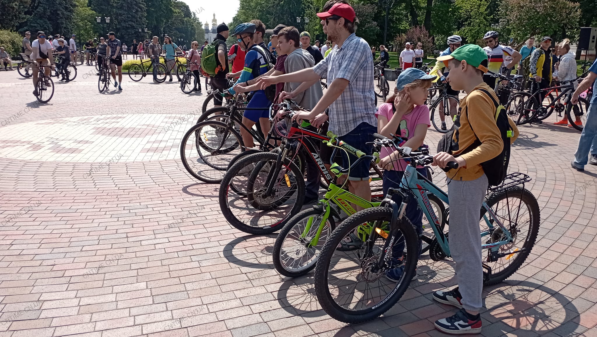 Допомогти 1-й танковій Сіверській бригаді: у Чернігові провели благодійний Велодень-2023