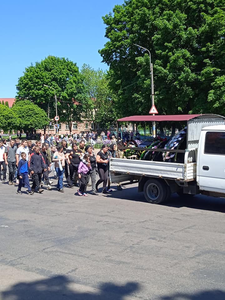 Двох загиблих на війні бійців поховали на Чернігівщині, одному - 19 років