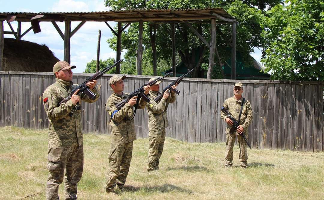 На Чернігівщині попрощались із воїном-сапером: загинув від обстрілу на Донеччині