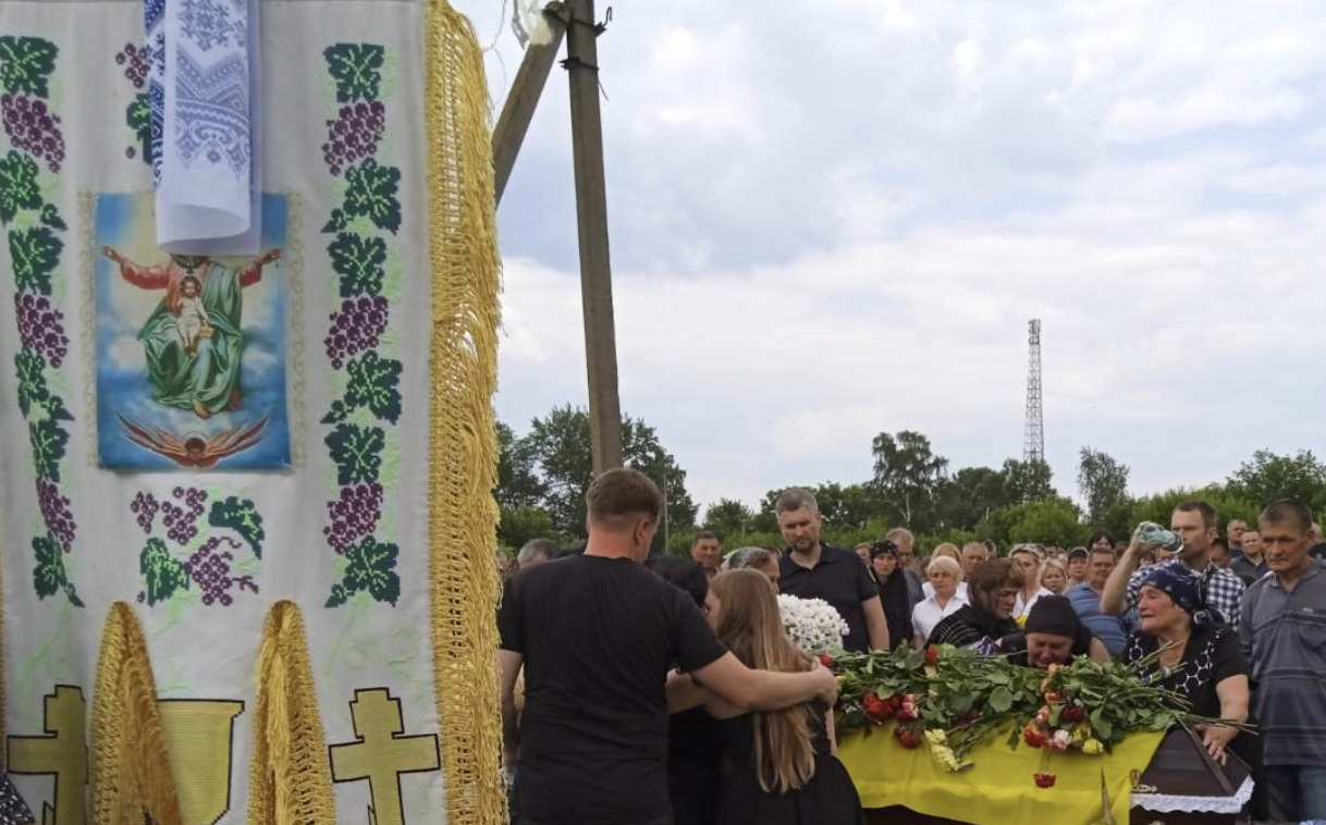 Загинув на Донеччині: у громаді прощались із захисником