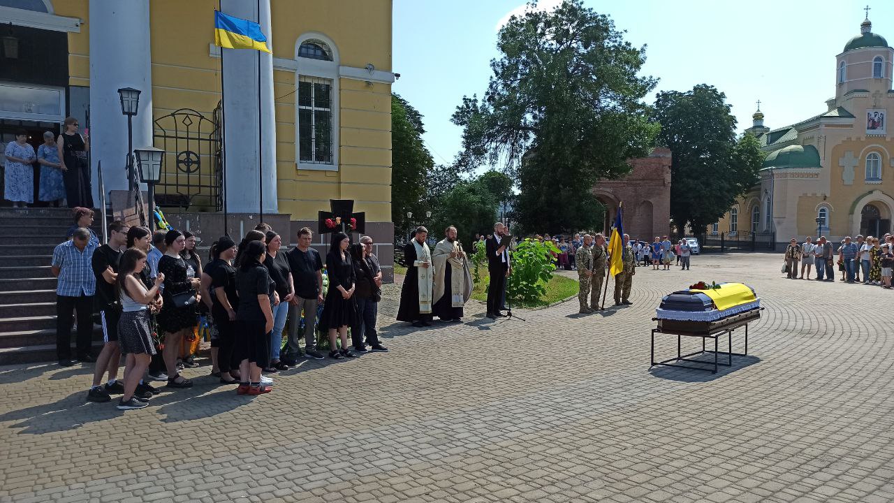 У Чернігові, Прилуках та Городні прощались із загиблими бійцями