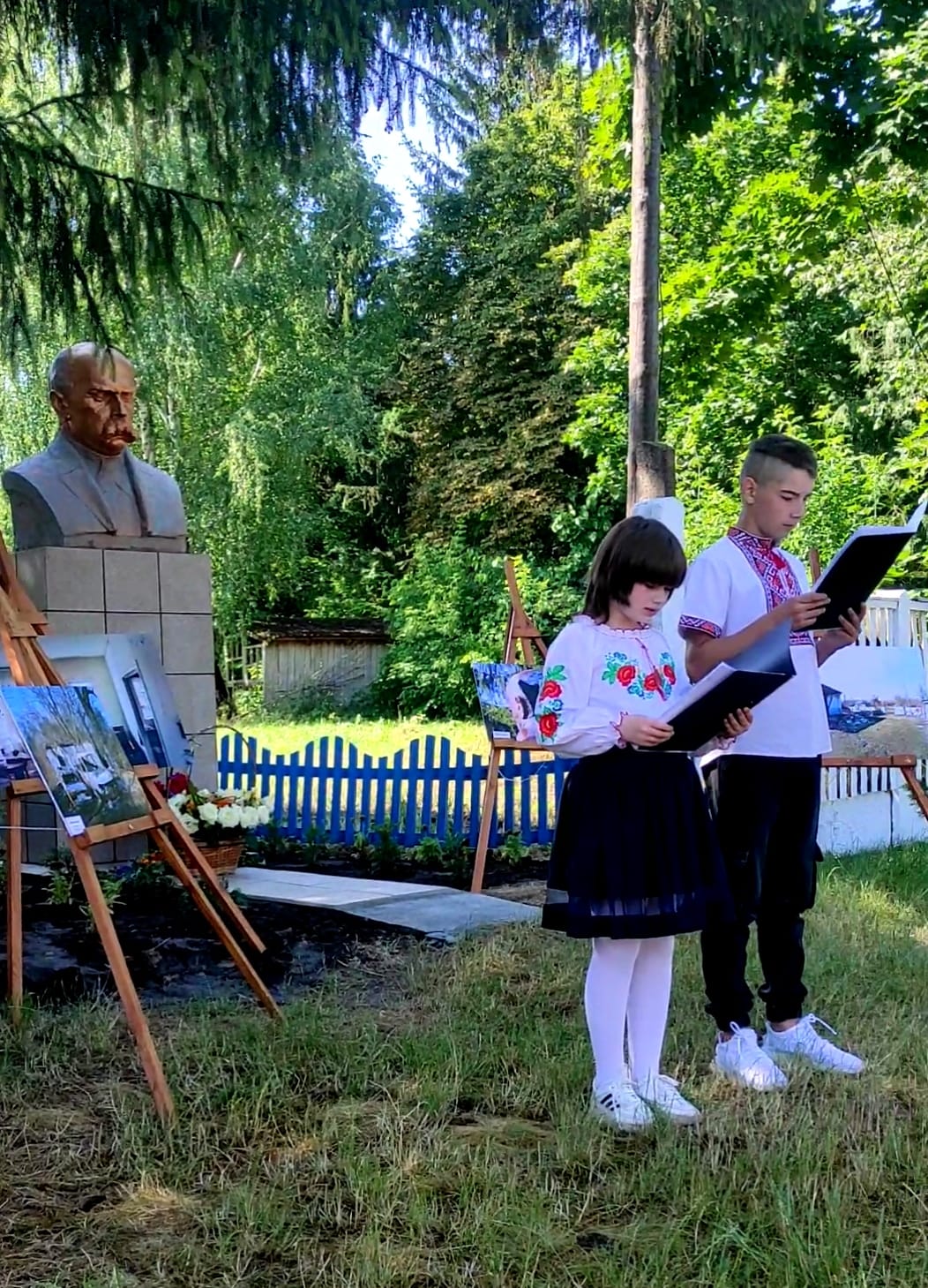 На Чернігівщині відреставрували розстріляний росіянами пам’ятник Шевченку