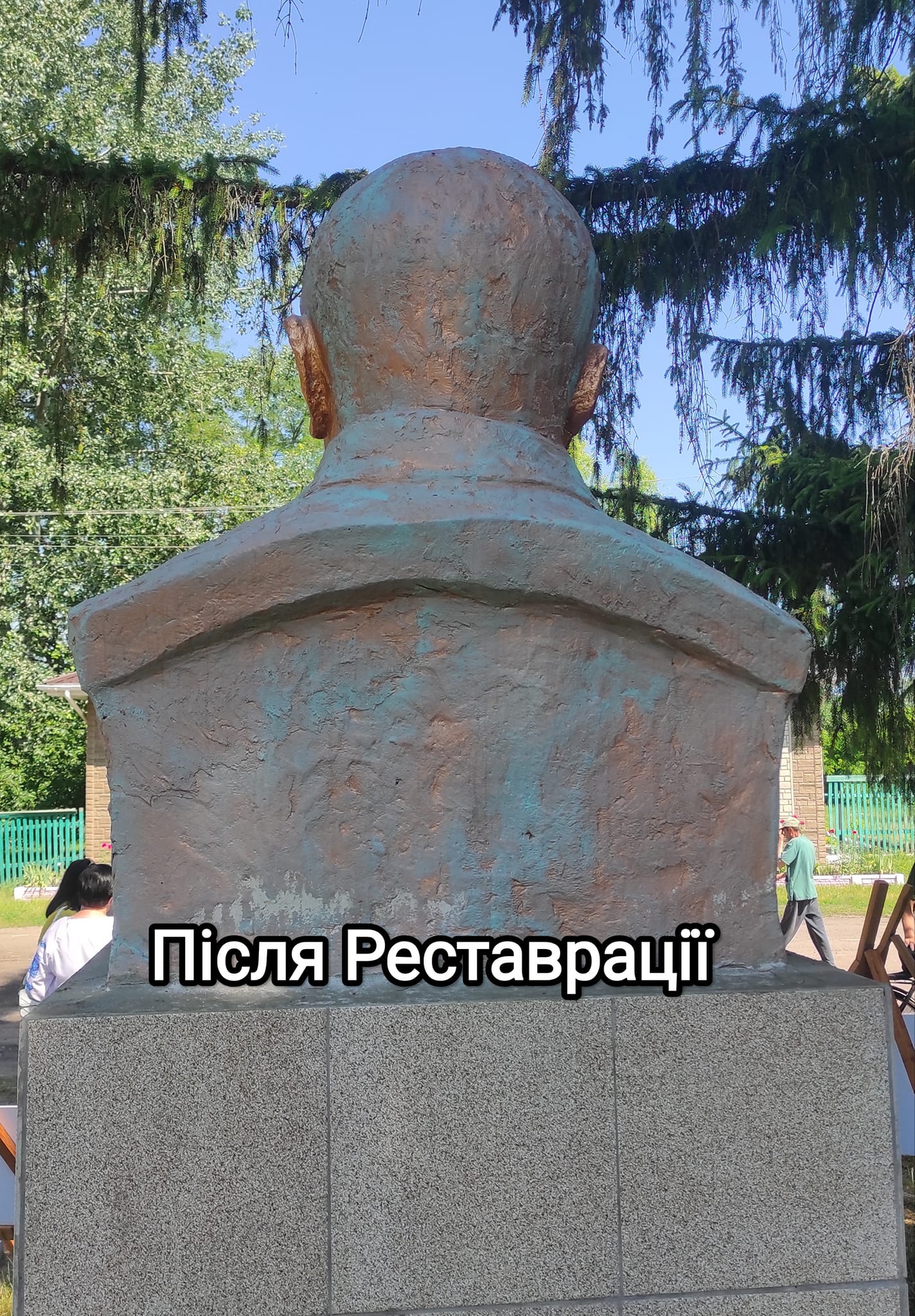 На Чернігівщині відреставрували розстріляний росіянами пам’ятник Шевченку