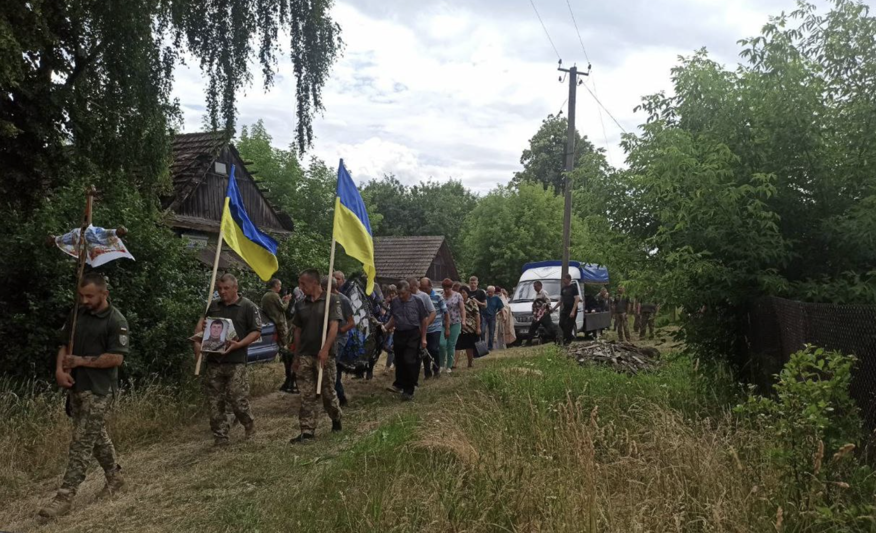 Двох бійців ЗСУ поховали у громадах Чернігівської області