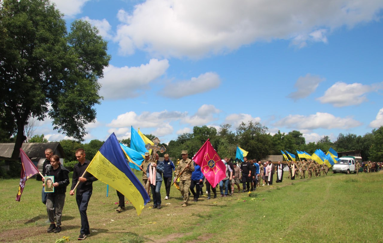 На Корюківщині та Прилуччині поховали загиблих бійців ЗСУ