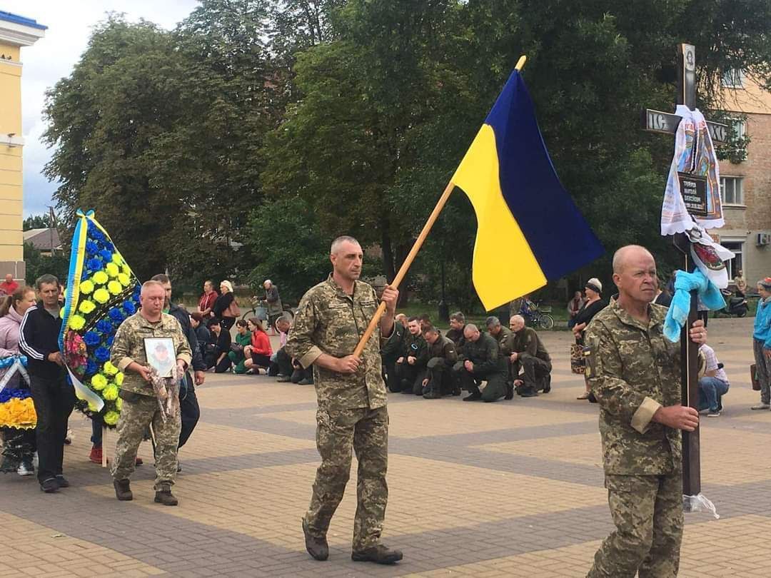 Загинув у бою: на Чернігівщині прощались із бійцем ЗСУ
