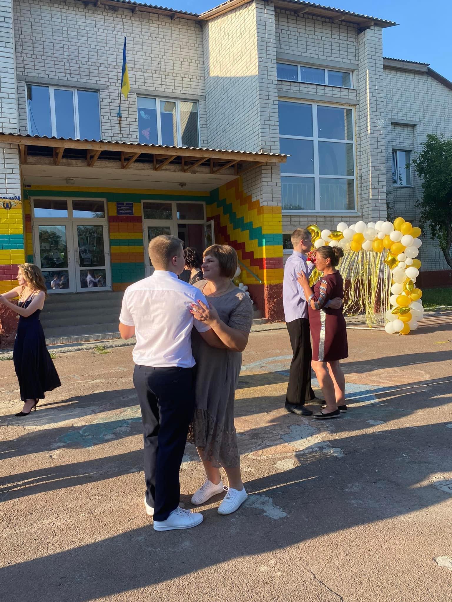 Бренд, який активно збирав донати на відбудову школи в Количівці - зажив світової слави