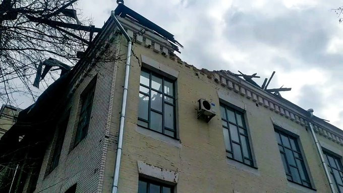 В обласній бібліотеці імені Русових зробили дах. Допомогли благодійники