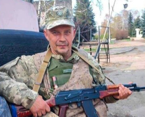 Загинули в один день: у Прилуках прощались із загиблими бійцями