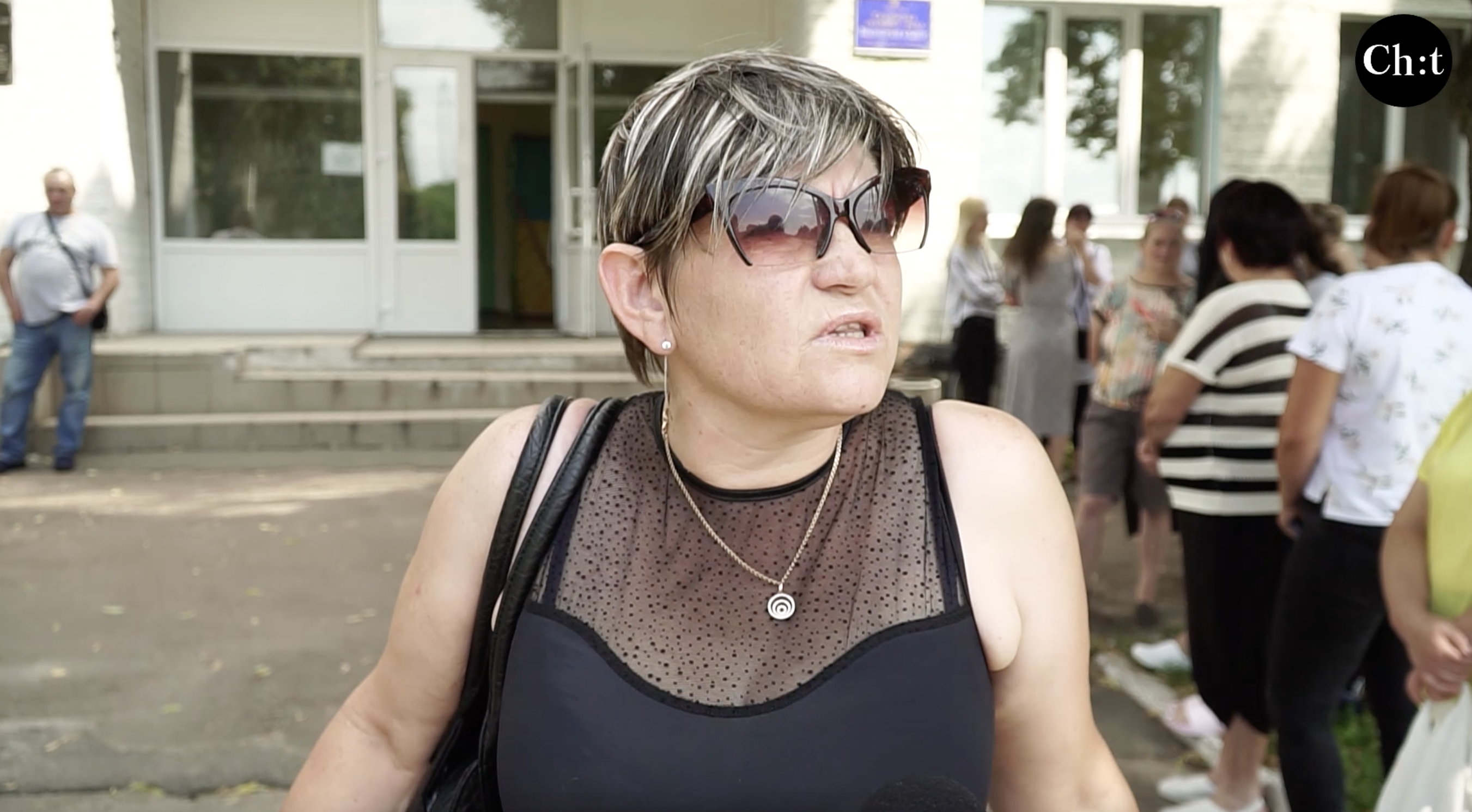 Седнів: чому місцева влада «воює» із директоркою ліцею?