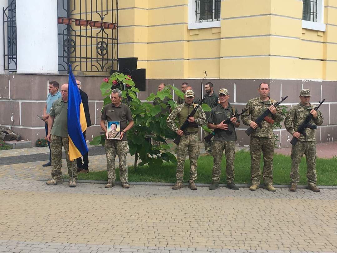 У суботу на Чернігівщині поховали пʼятьох бійців ЗСУ