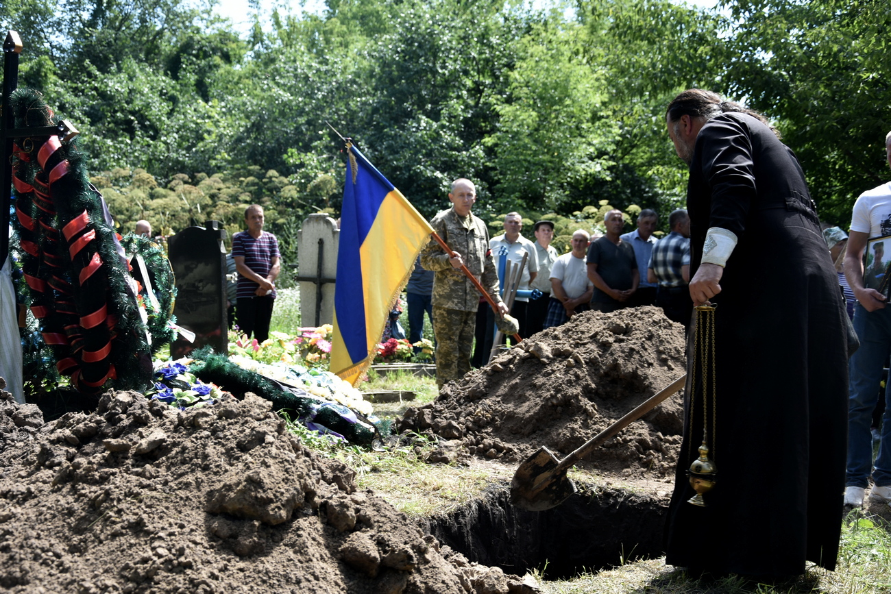 У громадах на Чернігівщині поховали чотирьох бійців - загинули в боях на Запоріжжі та Донеччині