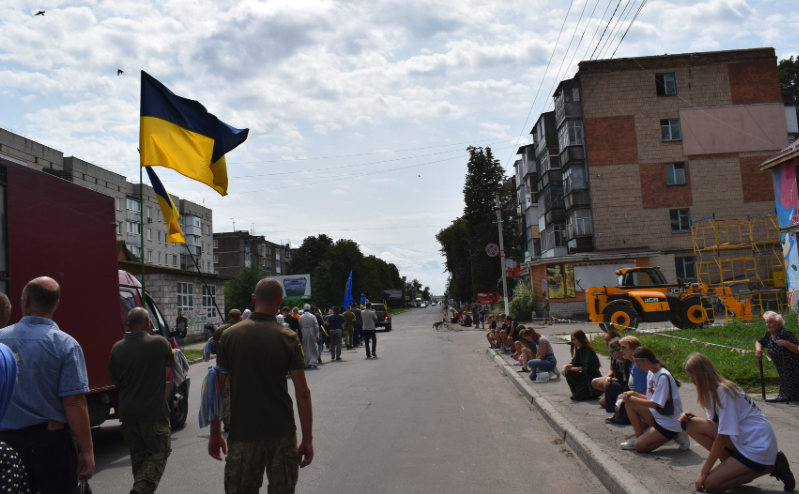 На Чернігівщині поховали двох бійців ЗСУ, які загинули у боях на Запоріжжі