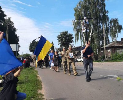 На Корюківщині прощались із трьома загиблими бійцями
