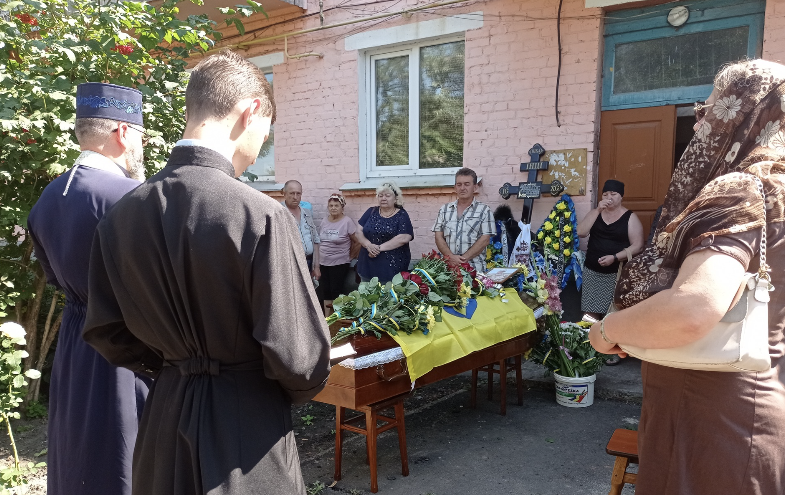 Загинули в боях на Донеччині та Запоріжжі: у громадах поховали бійців ЗСУ