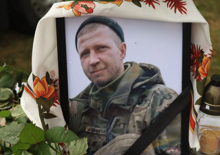 У Сновській та Куликівській громадах: на Чернігівщині прощались із загиблими бійцями