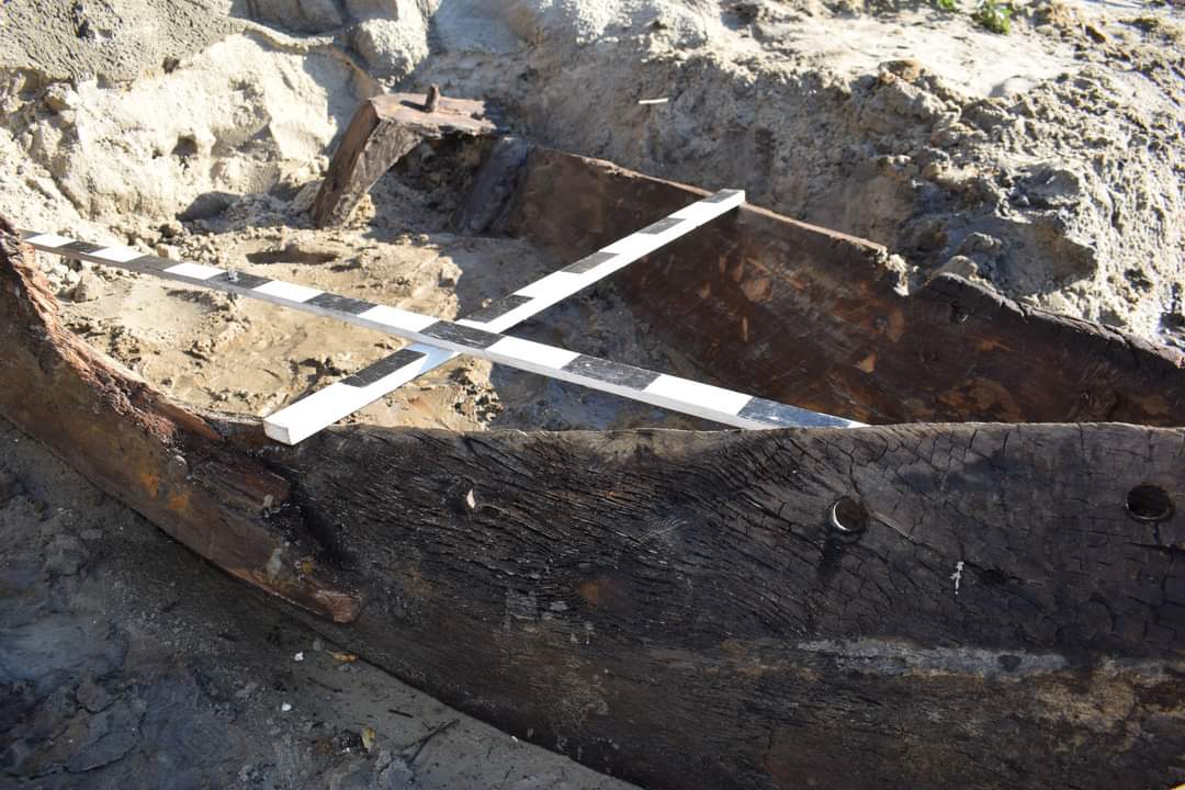 Науковці обстежили довбанку, віднайдену рибалками під Черніговом