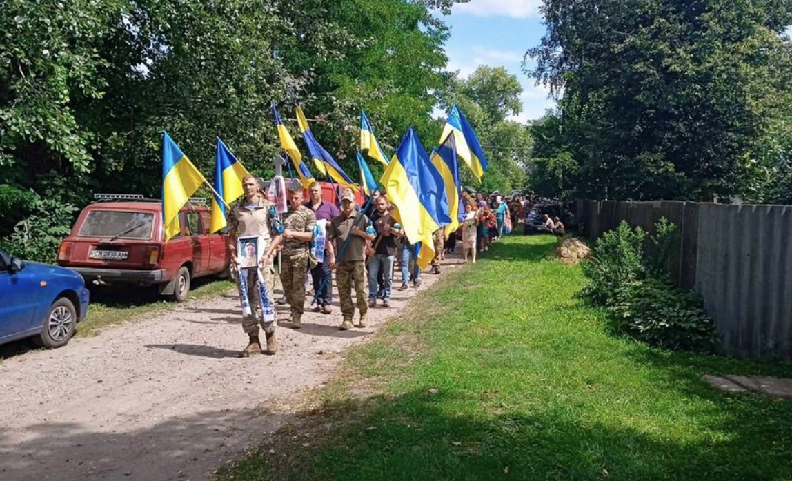 У громадах поховали бійців, які загинули у боях на Донеччині та Запоріжжі