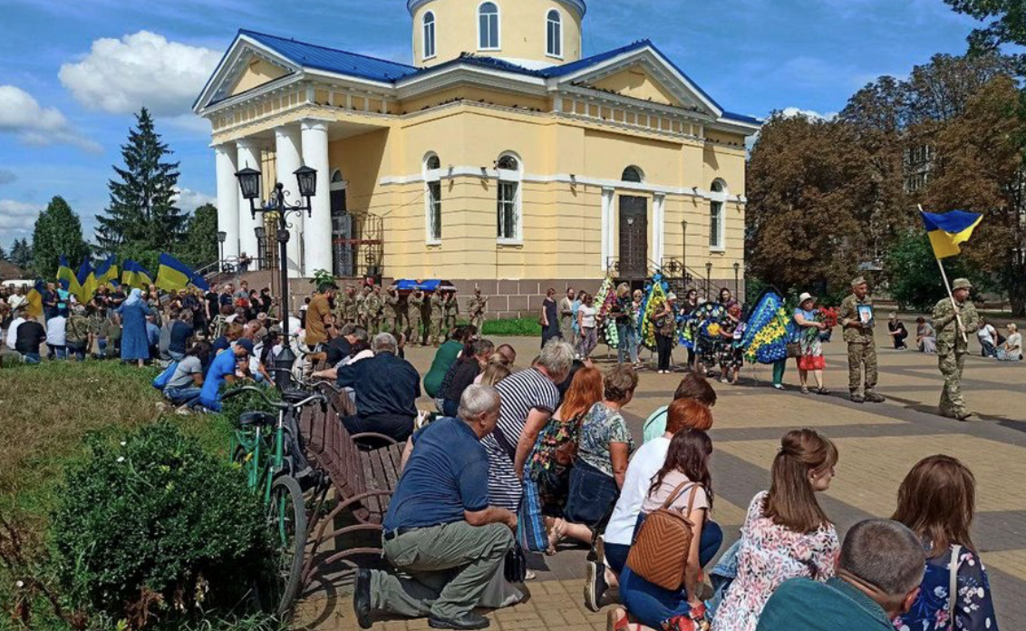У громадах поховали бійців, які загинули у боях на Донеччині та Запоріжжі