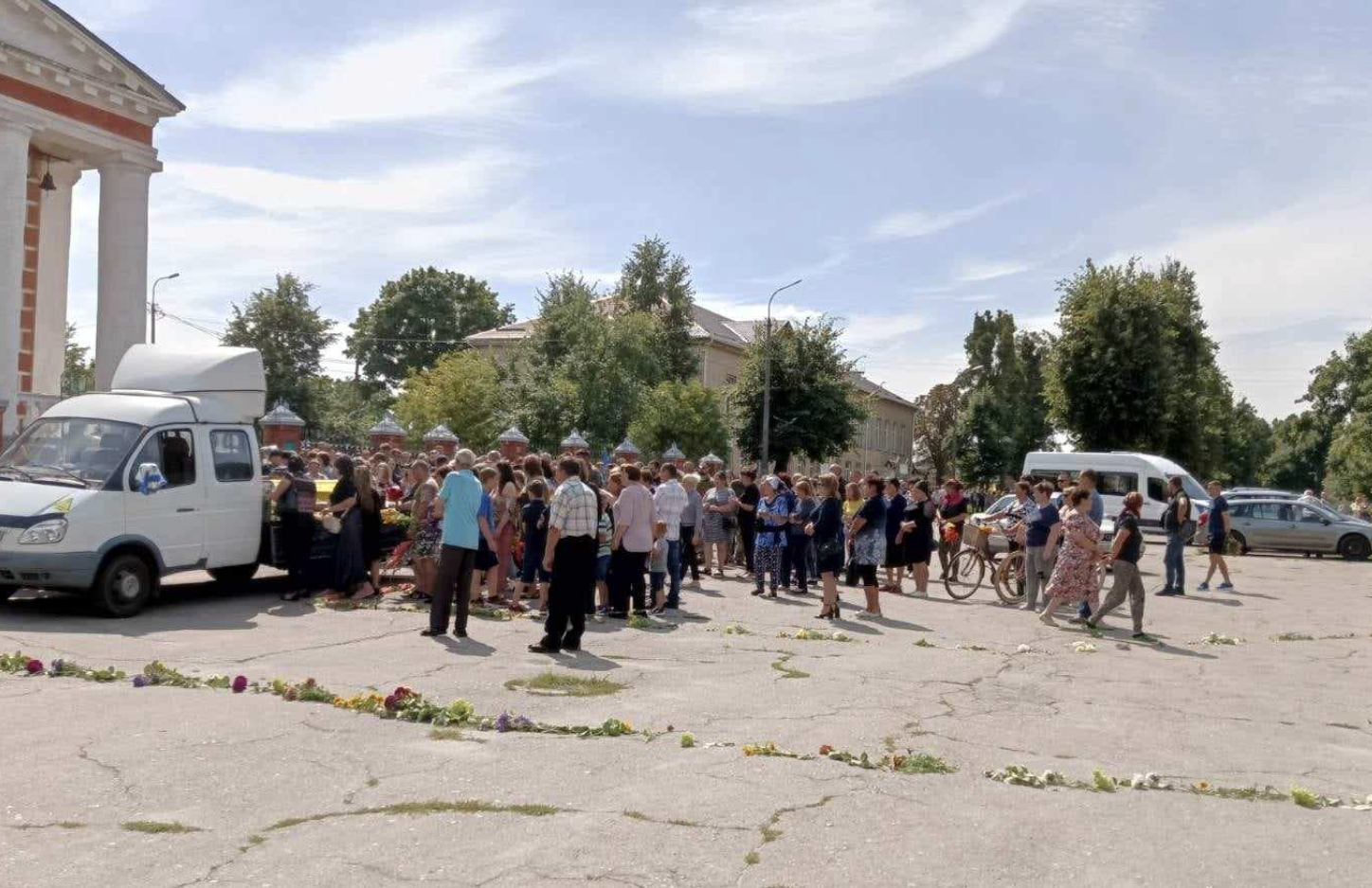 У громадах поховали бійців, які загинули у боях на Донеччині та Запоріжжі