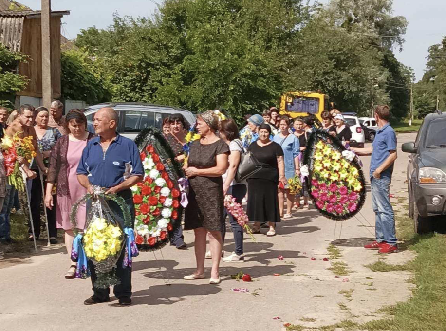 У громадах поховали бійців, які загинули у боях на Донеччині та Запоріжжі