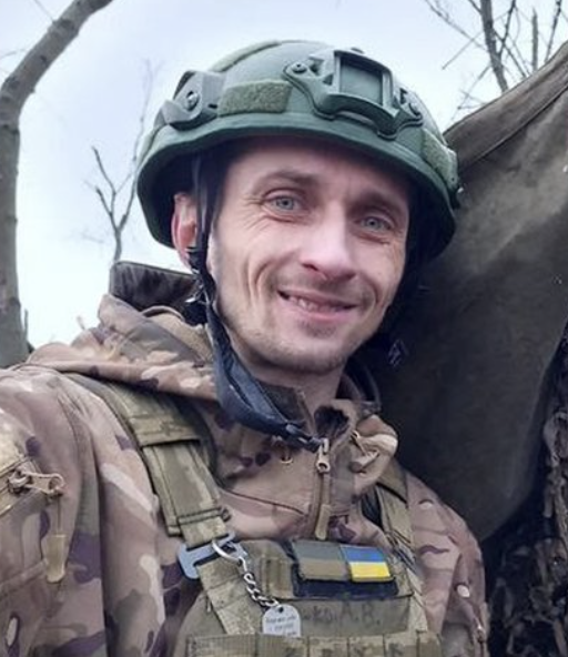 Прощались із бійцями: у Чернігові поховали двох загиблих на війні