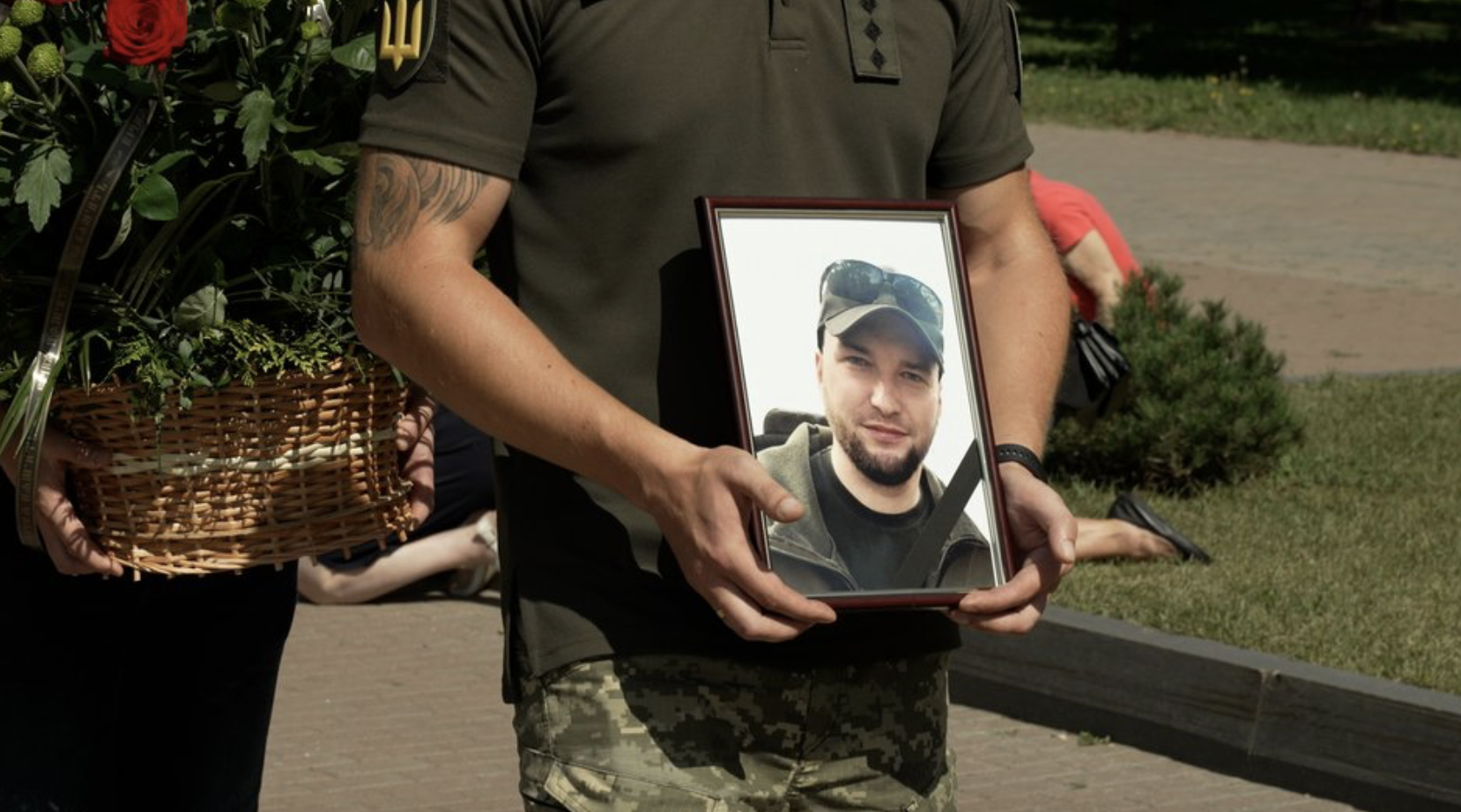 У бліндаж влучив російський снаряд: у Чернігові прощались із загиблим бійцем