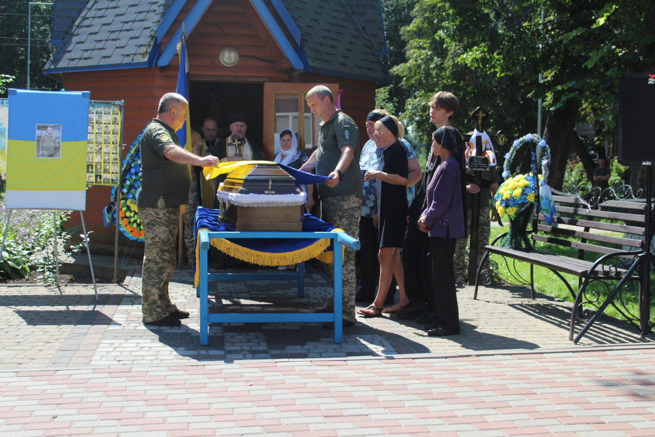 У 2х громадах на Чернігівщині прощались із загиблими бійцями ЗСУ