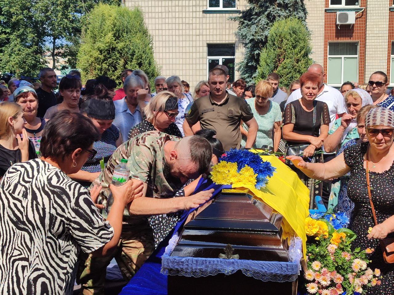 В Ічні та Чернігові прощались із бійцями, які загинули на фронті