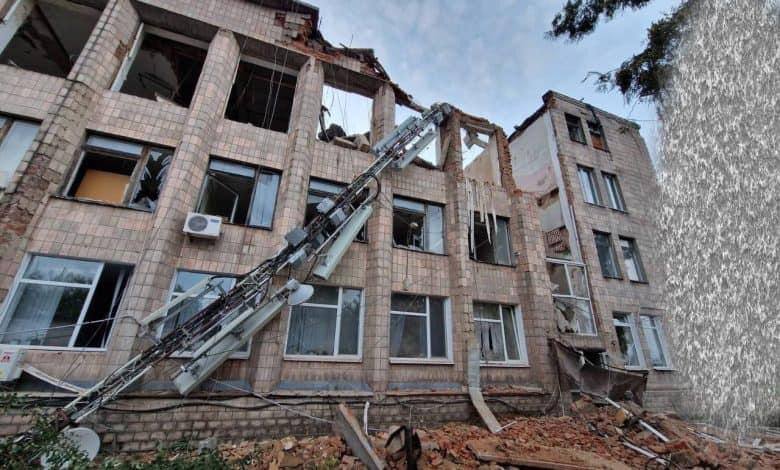 Вбили місцевого жителя та влучили у будівлю міської ради