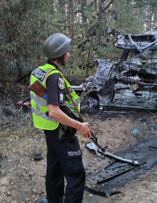 На Чернігівщині на лісовій дорозі авто підірвалось на міні