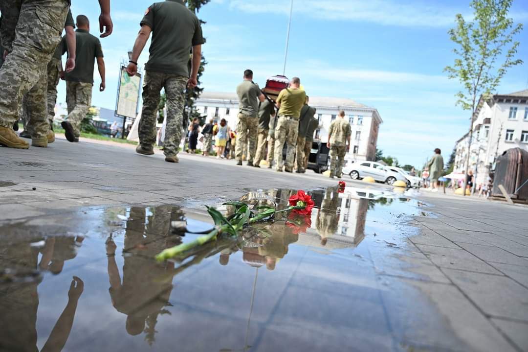 На Чернігівщині поховали 5х бійців ЗСУ, які загинули на війні