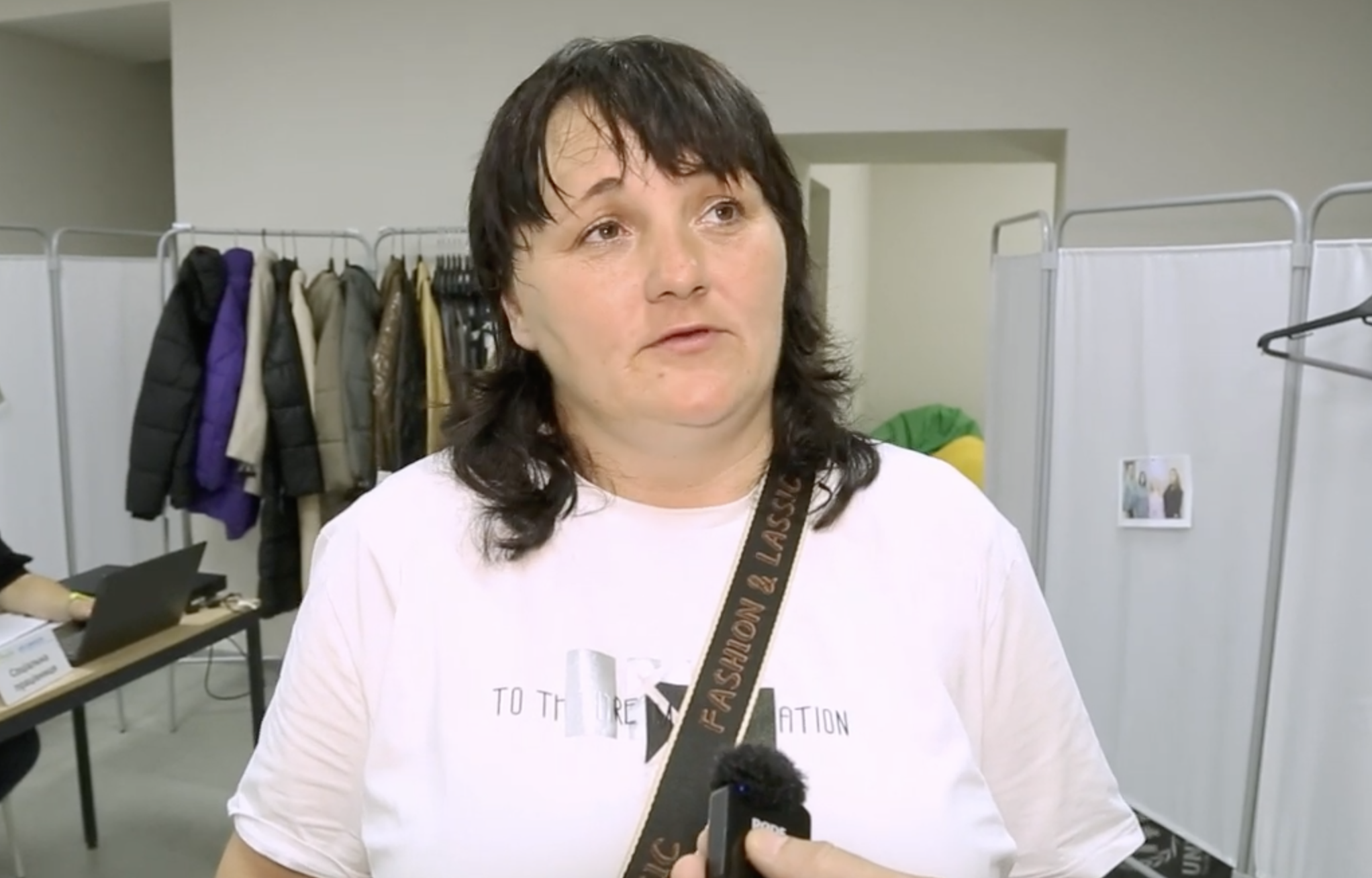 У Чернігові переселенці та постраждалі від російської агресіх можуть отримати новий теплий одяг