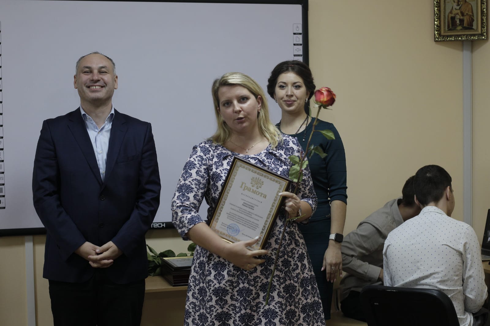 Нагородили працівника академії з нагоди 45-річчя закладу