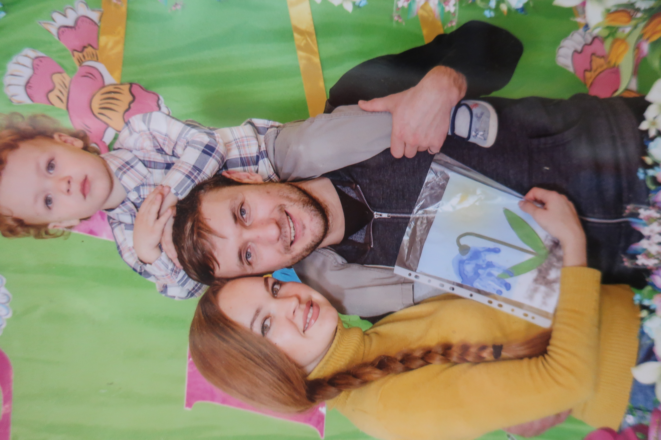 Дружина Анна з Володимиром та сином Мироном