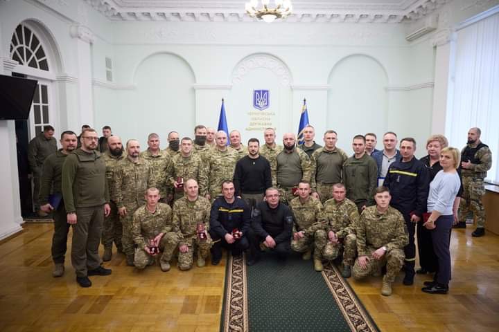 У квітні 2023 року Президент Зеленський вручив Олександру Волченку орденом «За мужність» ІІІ ступеня