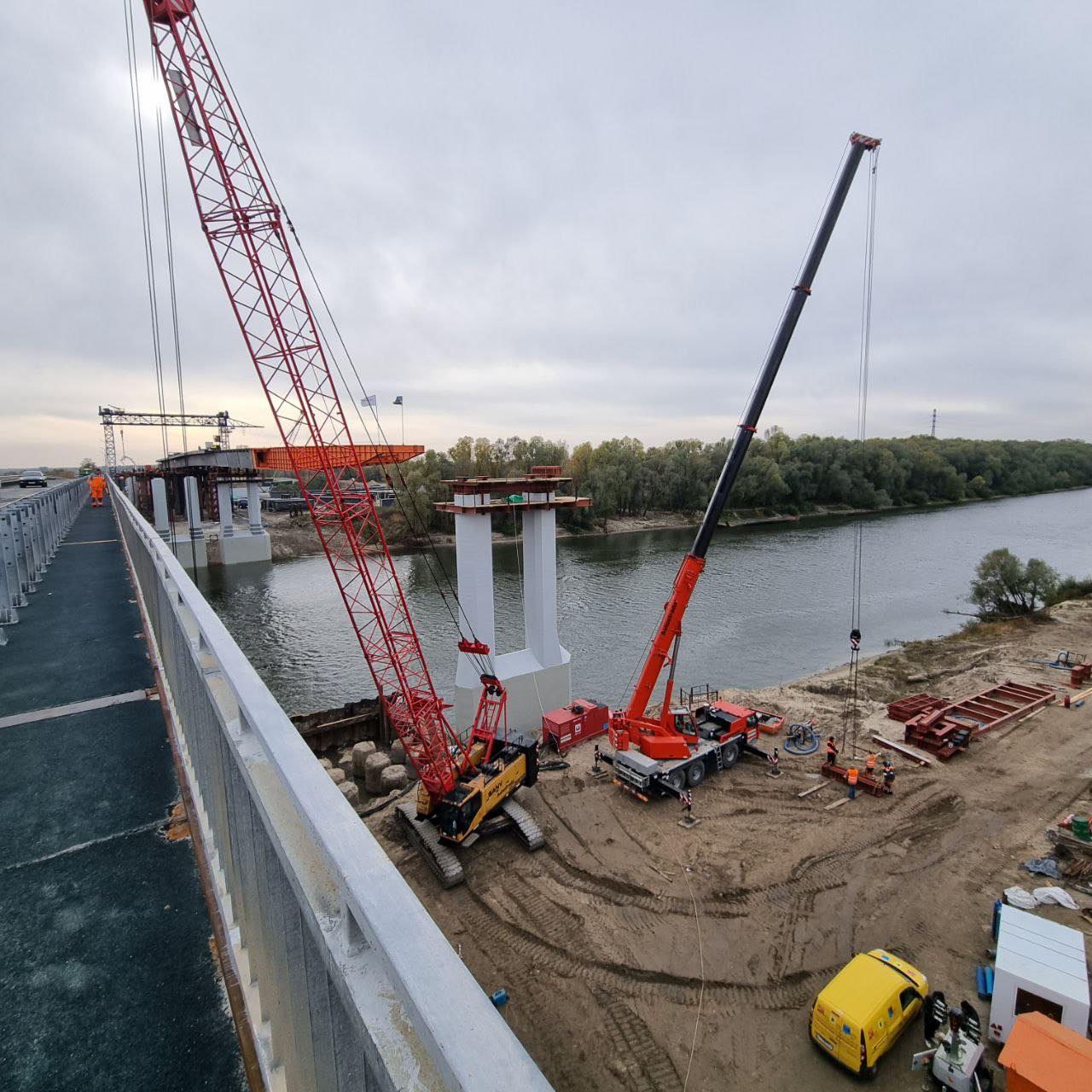 На будівництві мосту через Десну, жовтень 2023 року