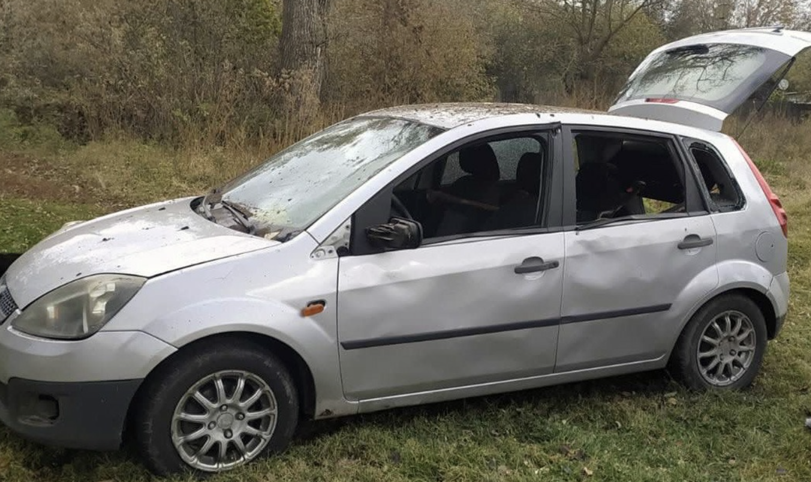 У результаті обстрілу 19 жовтня 2023 року пошкоджено автівку