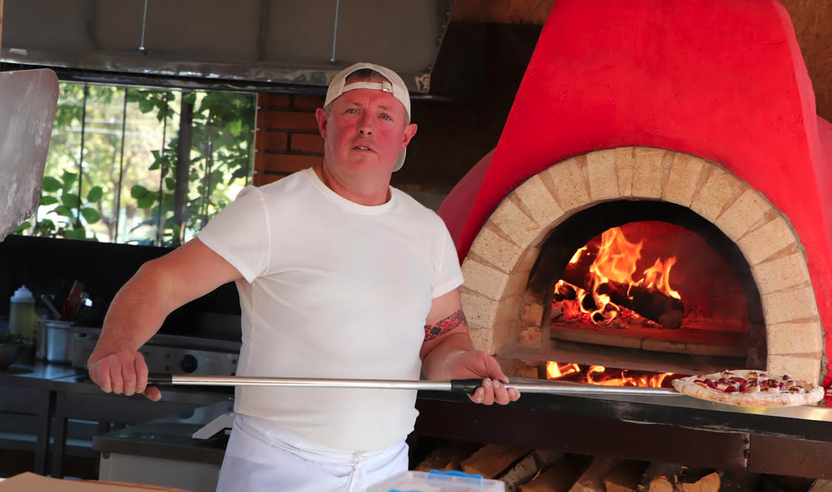 Співвласник закладу Ігор Дячук