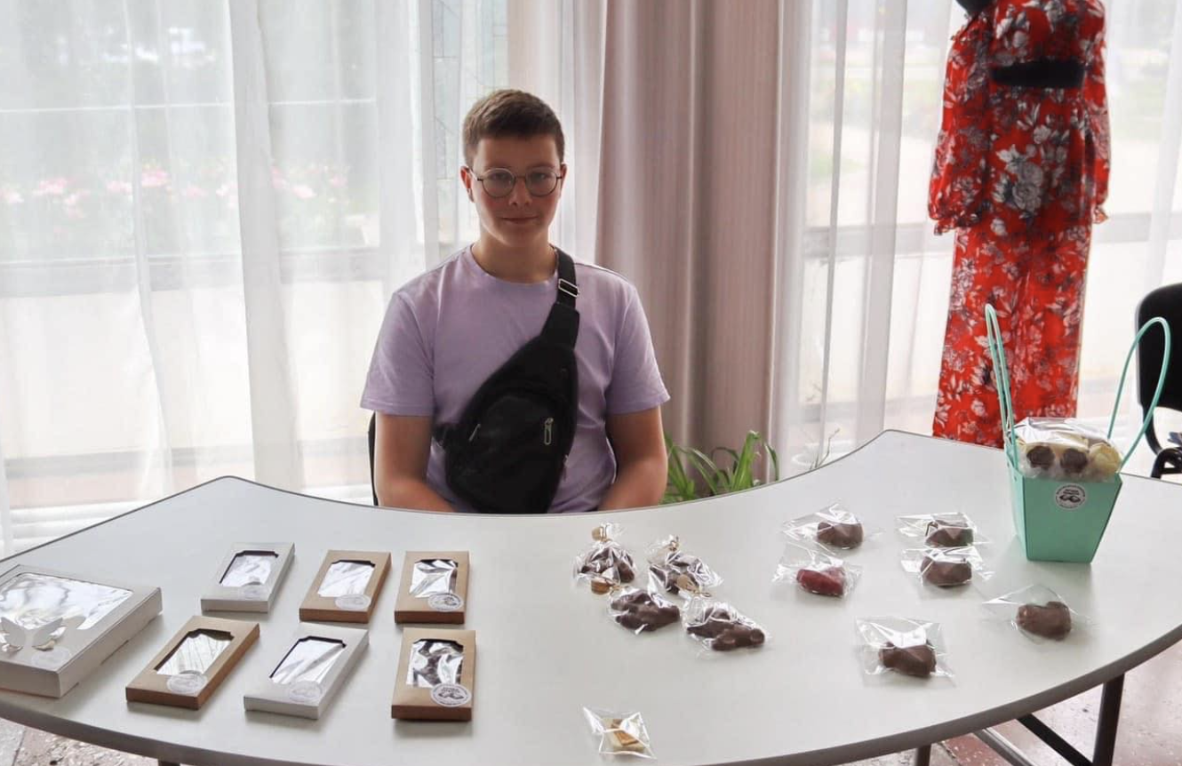  Школяр Антон Сало експериментує із шоколадом