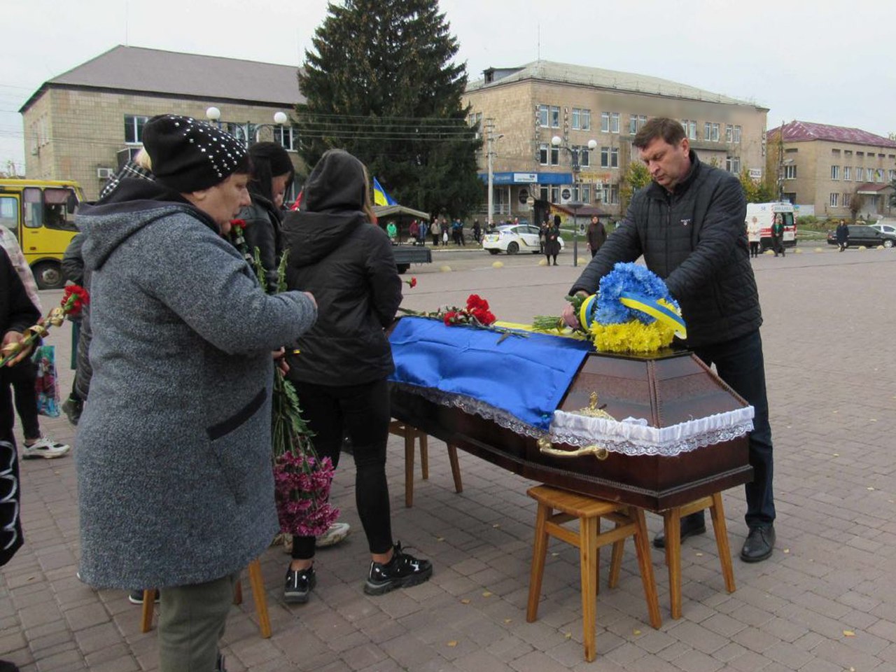 Прощання із сержантом Сергієм Бишкіним у Бобровицькій громаді