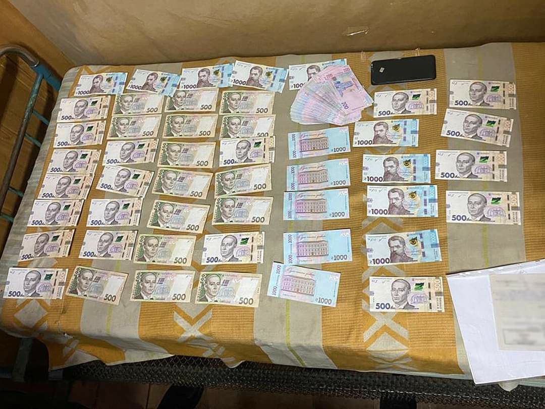 У шахрая із Прилук вилучено частину коштів, здобутих злочинним шляхом