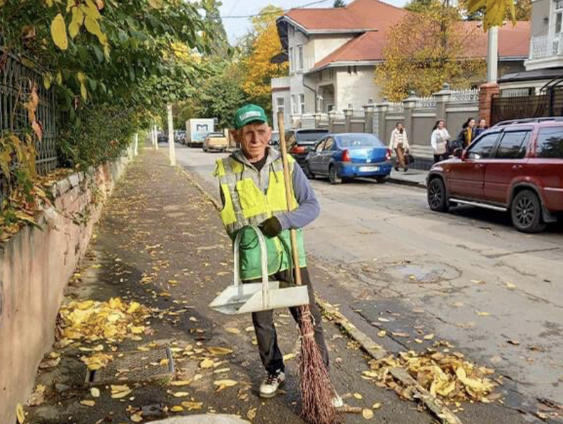 Двірник із Чернігова працює в Чернівцях