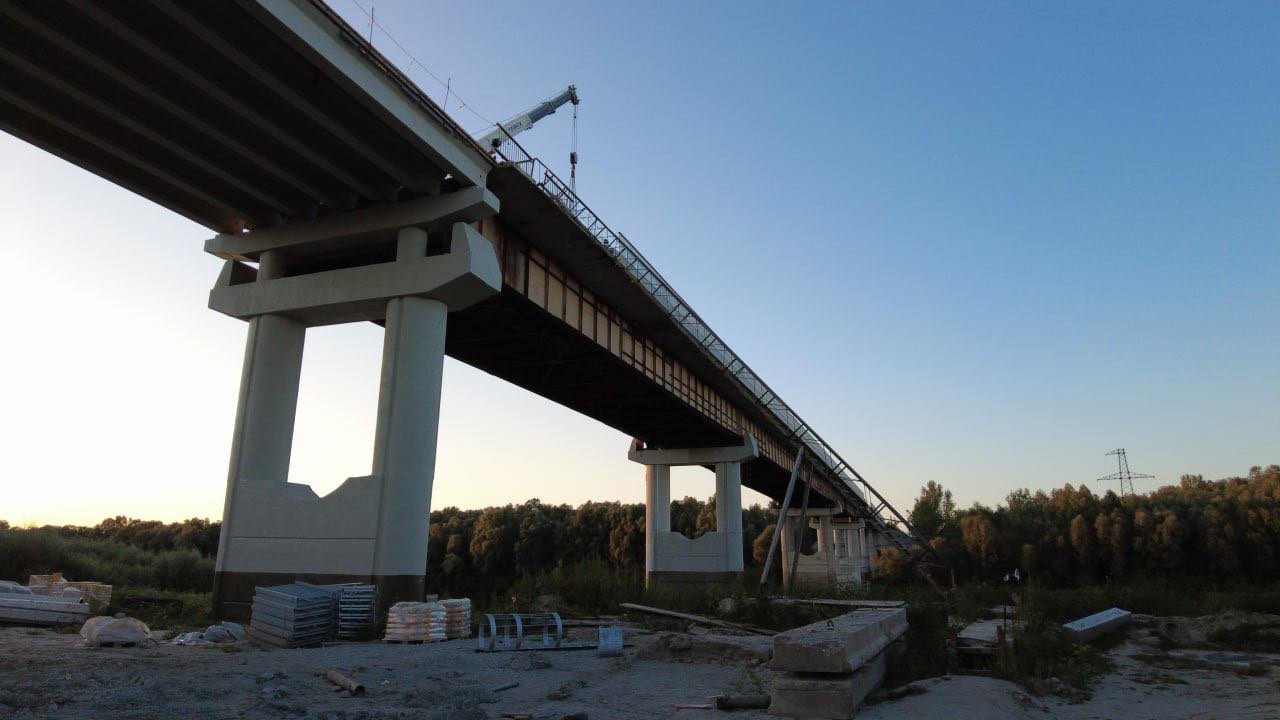 Будівництво мосту через Десну біля Чернігова