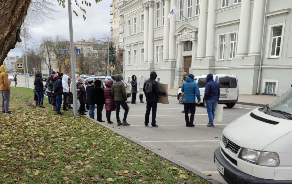 У Чернігові вже вчетверте мітингували на підтримку ЗСУ