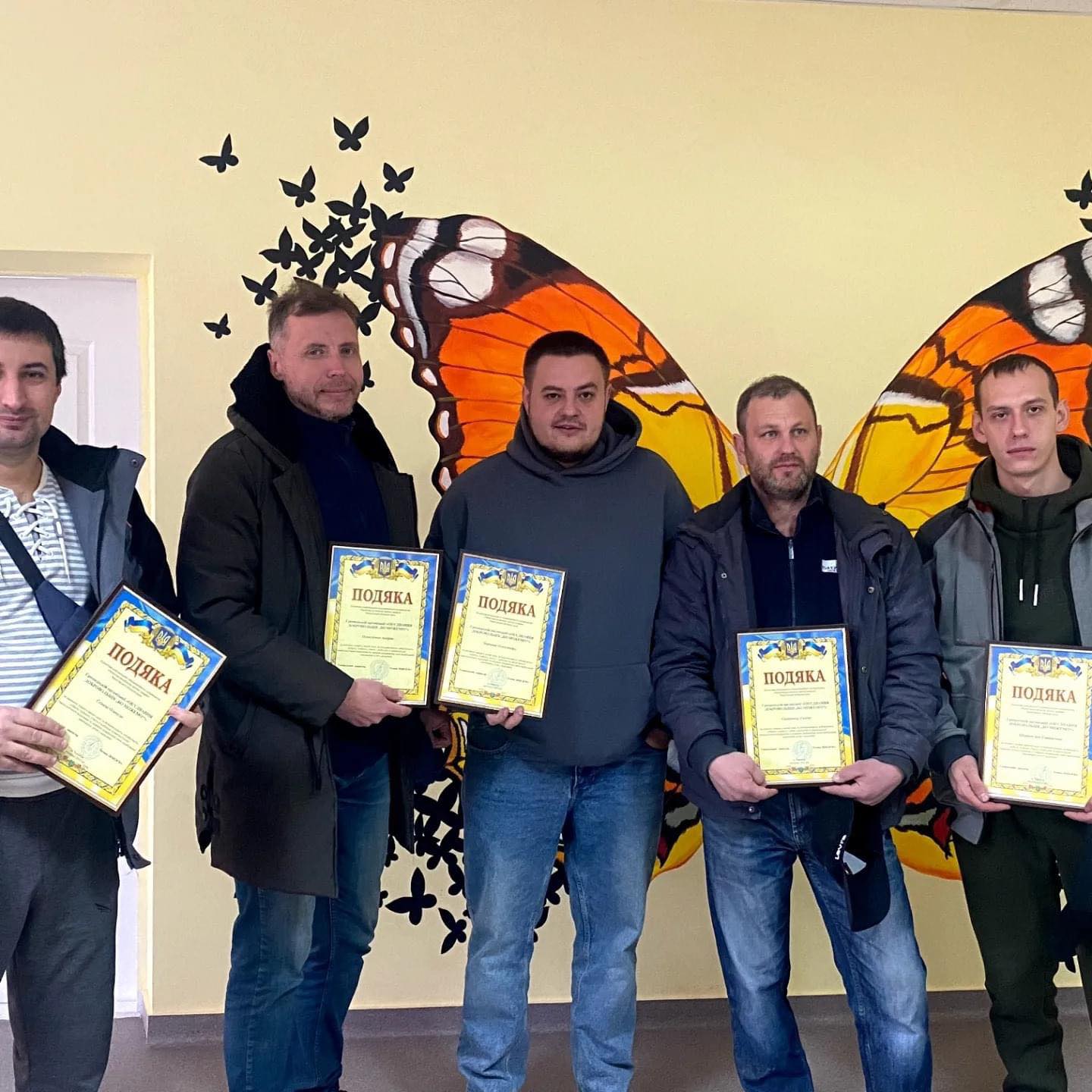 Волонтери, які допомагали ремонтувати обласну лікарню