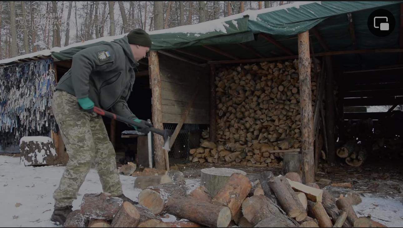 Прикордонники показали взимку побут бійців, які бережуть країну на Півночі