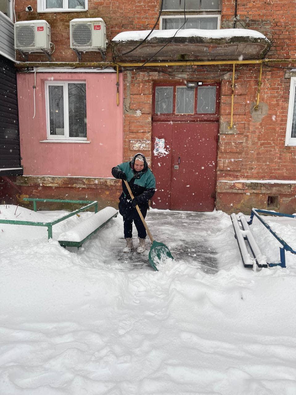 Як чистять сніг у Прилуках